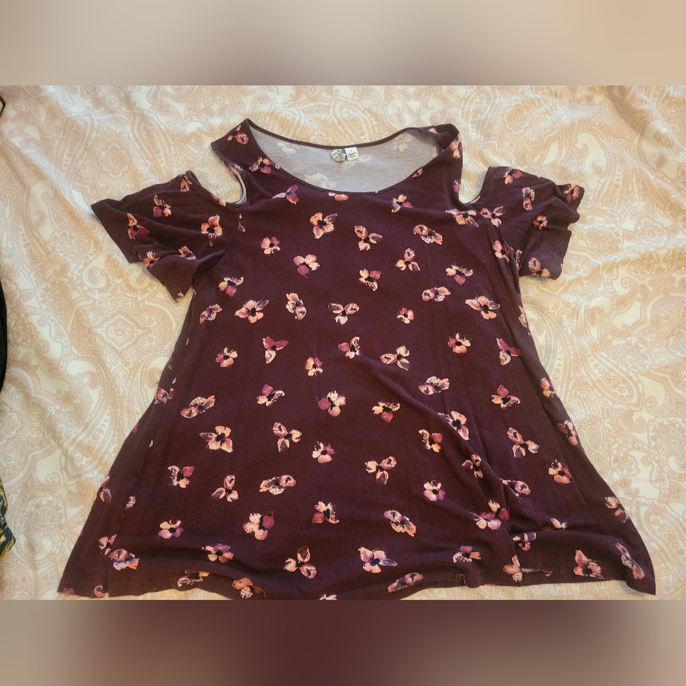 Elle floral off the shoulder shirt